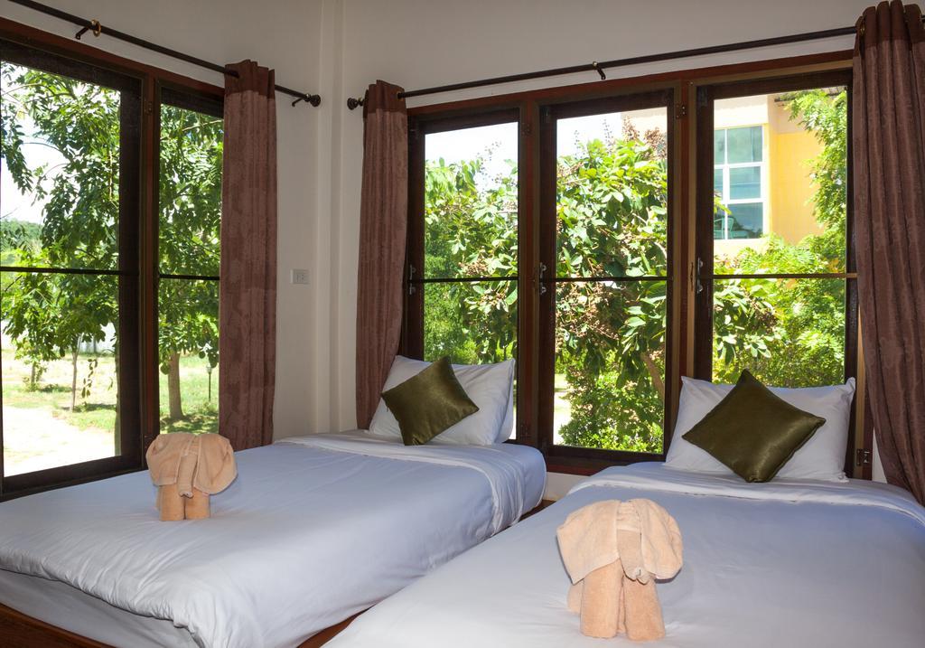 Hotel Sweet Honey Pranburi Sam Roi Yot Esterno foto