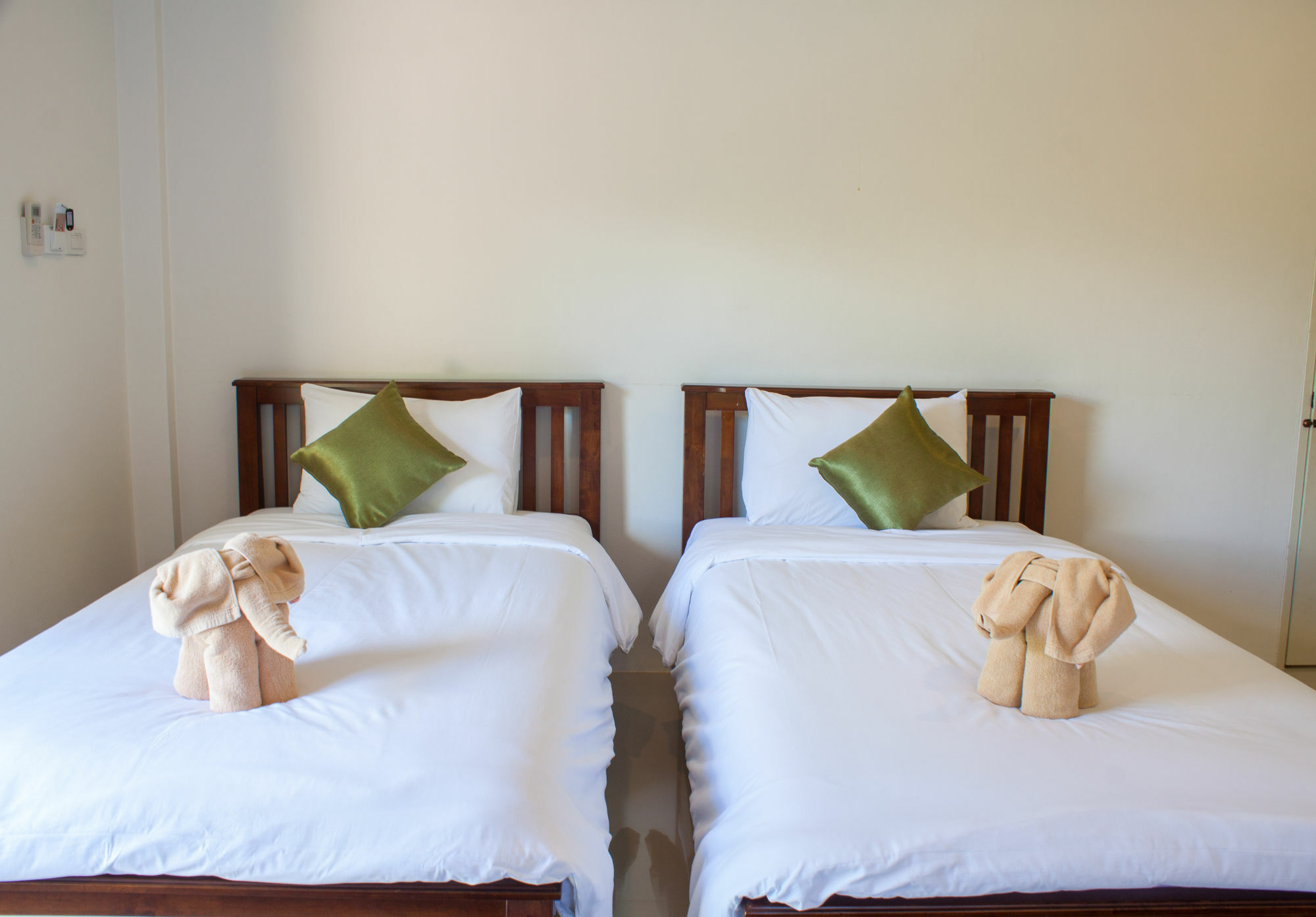 Hotel Sweet Honey Pranburi Sam Roi Yot Esterno foto